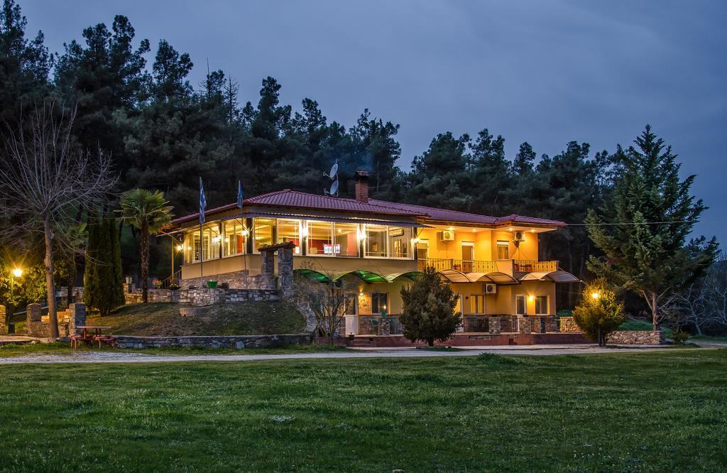 River Side Rooms Elassona Екстер'єр фото